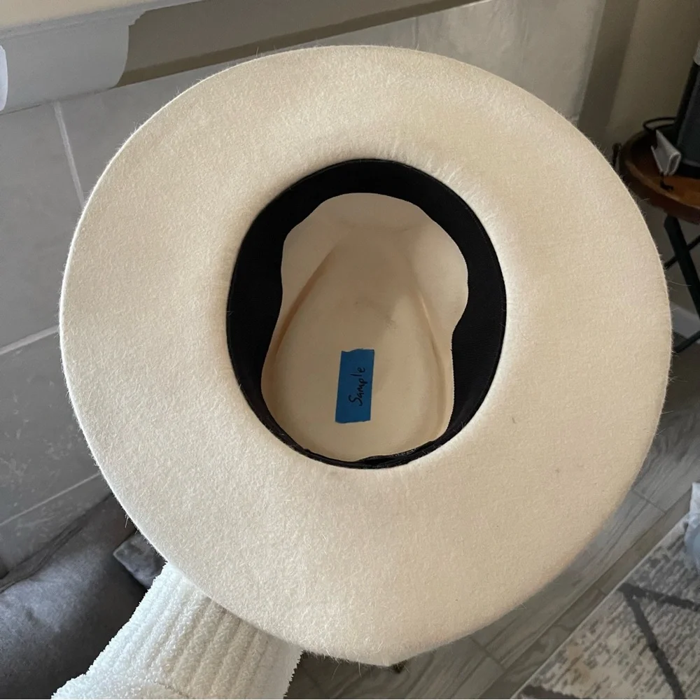 Gladys Tamez Millinery | Arch Hat Size: Small - Picture 4 of 7